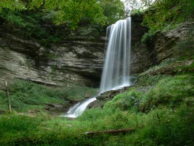 Dressed up Abram's Falls
With a fairly good camera, polarizing filter, haze filter and good cloud cover we dressed up Abram's Falls.

Don't expect to see this with the naked eye, it's about 1.3 seconds of exposure.

Maybe the most dangerous falls I have been to. If it's wet the trail and overhang could become very slippery. 
